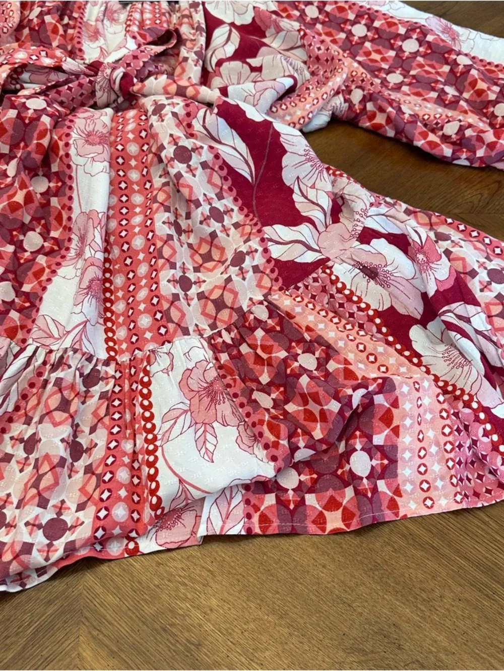City Chic Patchwork Floral Viscose Cosmo Print Dress, Plus Size, Flowy Mini, New - Picture 9 of 13